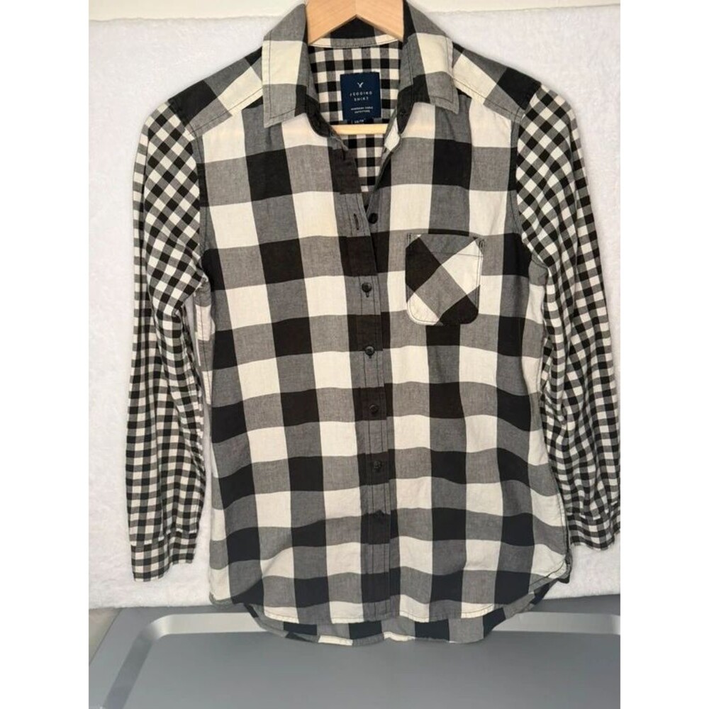 American Eagle Jegging Shirt Women’s XS Black White Buffalo Plaid Gingham Button